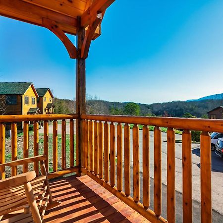 Full Equipped Cabin With A Pool And Game Room Smokies Views Gatlinburg Eksteriør bilde