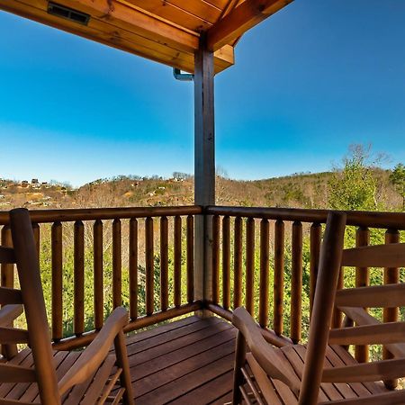 Full Equipped Cabin With A Pool And Game Room Smokies Views Gatlinburg Eksteriør bilde
