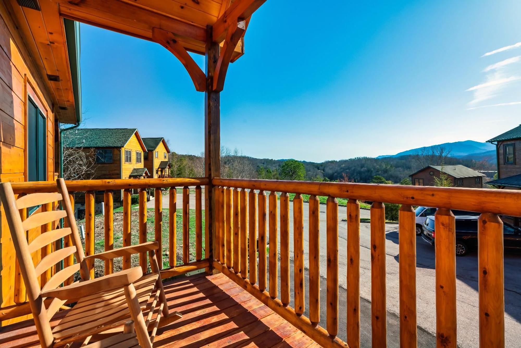 Full Equipped Cabin With A Pool And Game Room Smokies Views Gatlinburg Eksteriør bilde