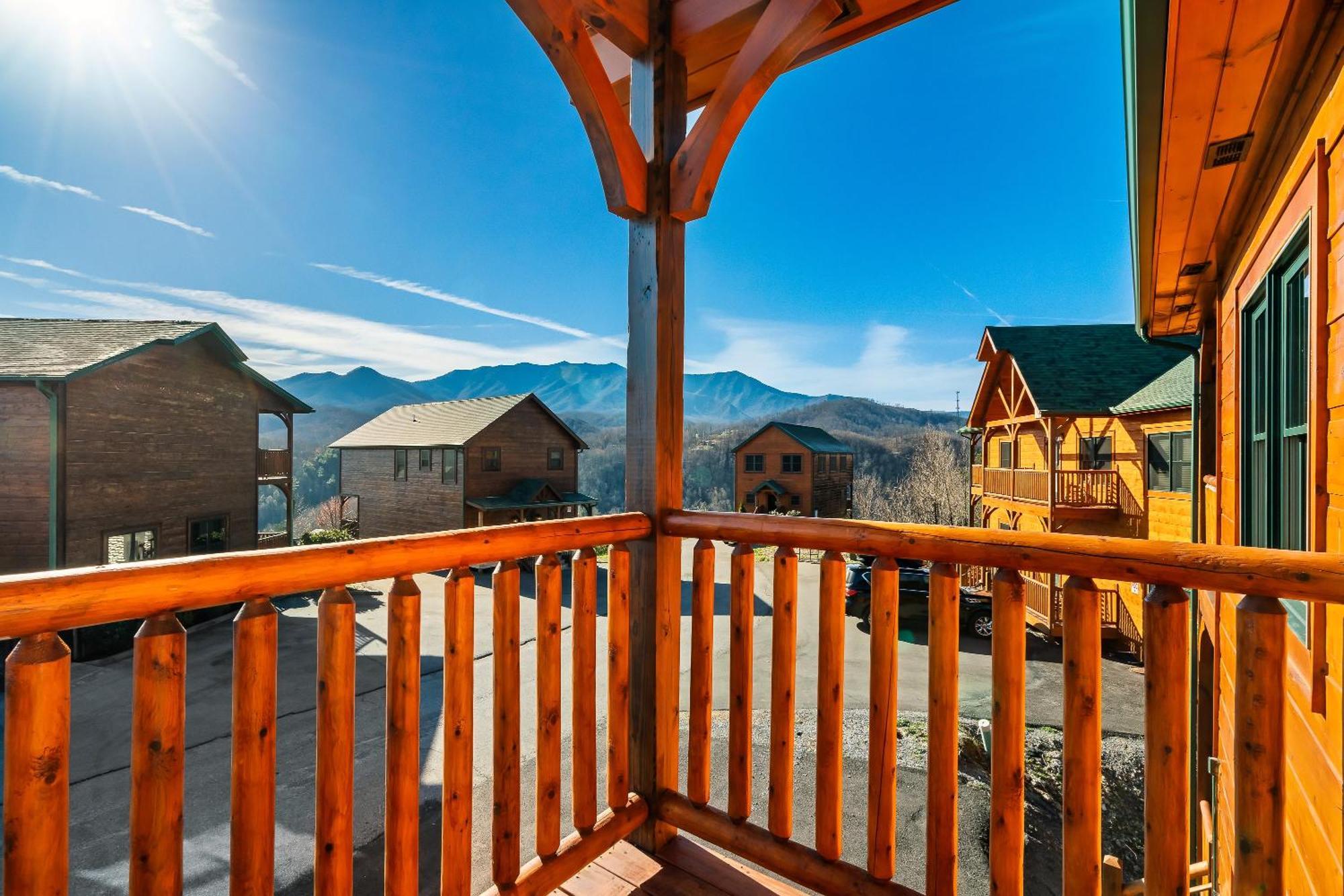 Full Equipped Cabin With A Pool And Game Room Smokies Views Gatlinburg Eksteriør bilde